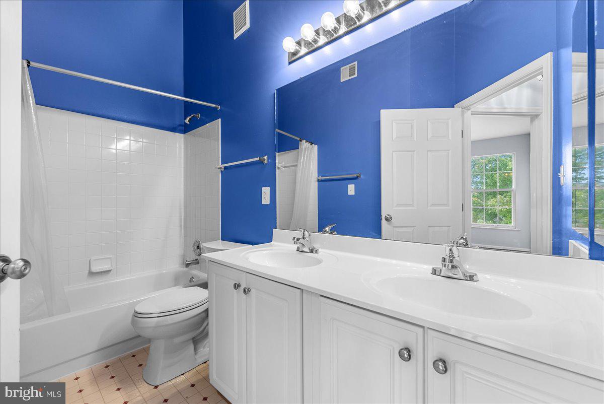 2565 Grayton Ln