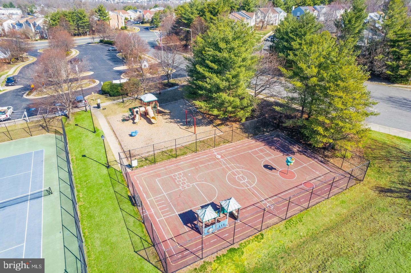 2565 Grayton Ln