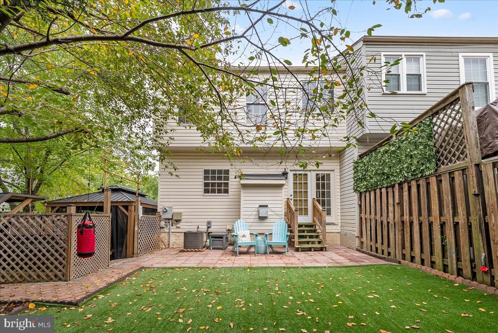 2565 Grayton Ln