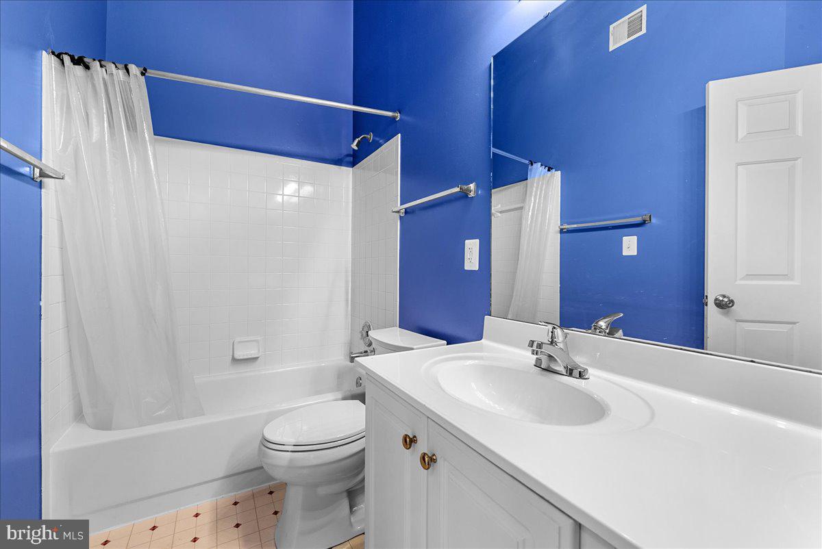 2565 Grayton Ln
