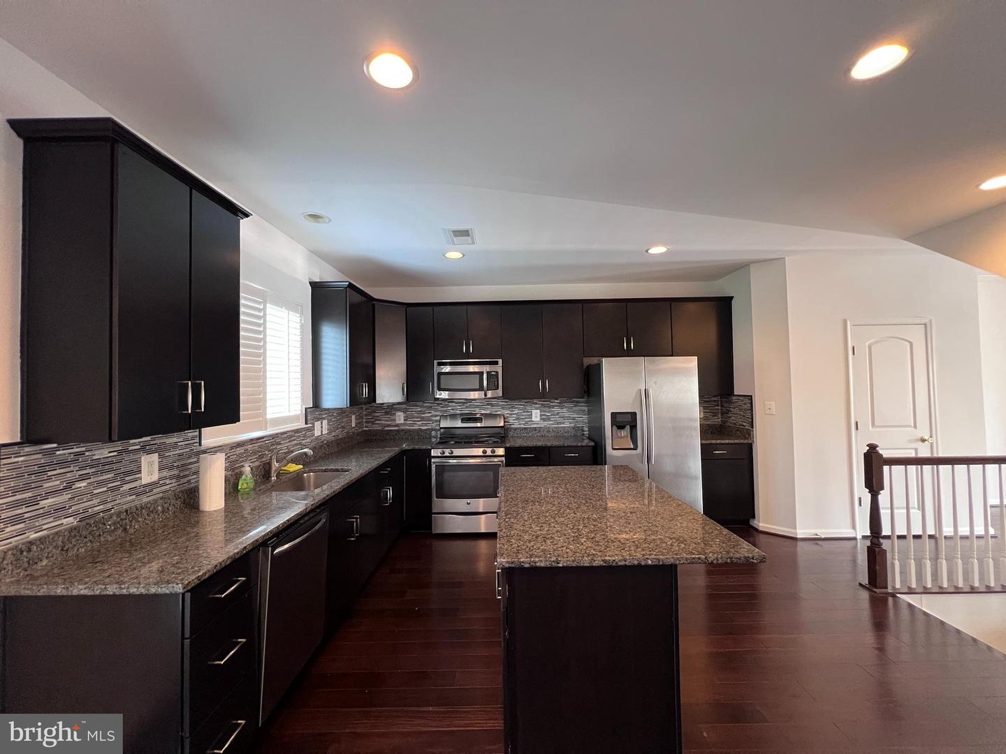 9243 DAWKINS CREST CIR