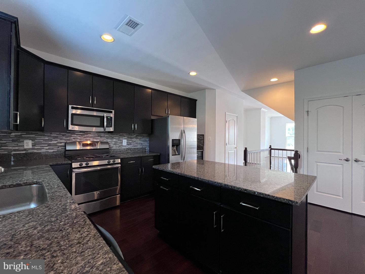 9243 DAWKINS CREST CIR