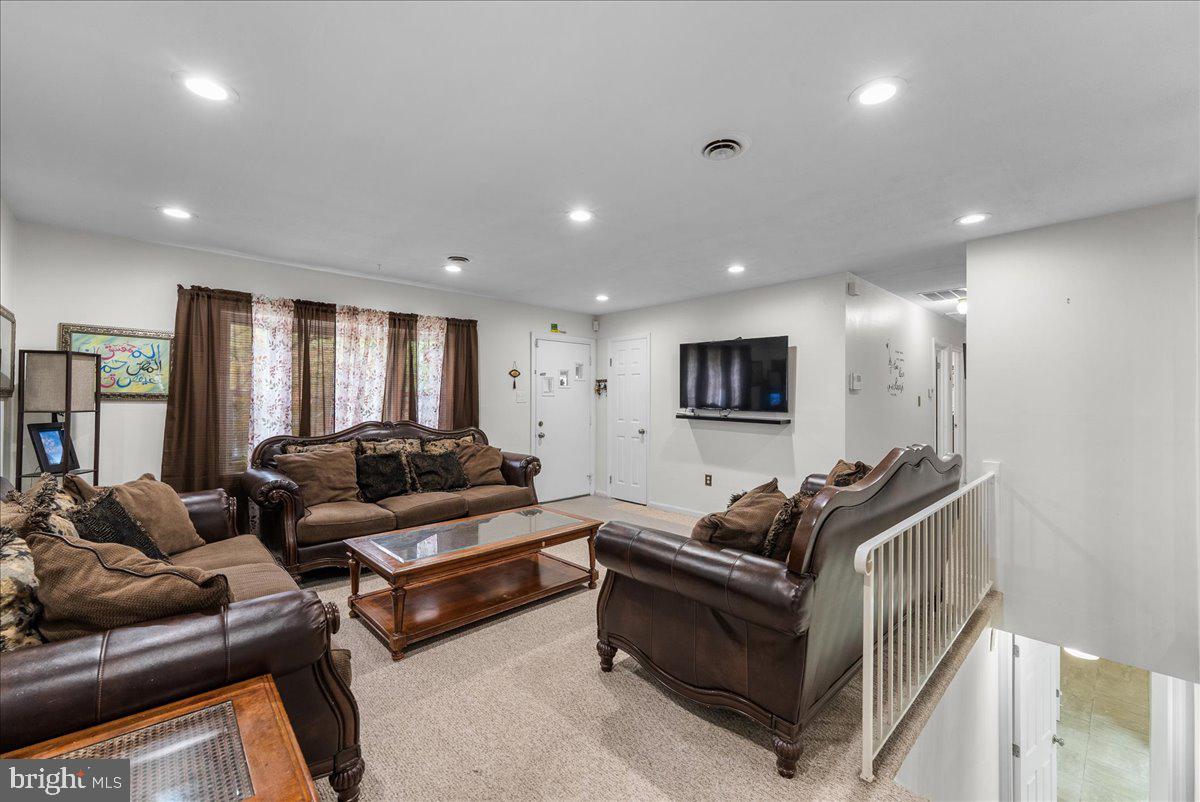 1814 Warren Dr