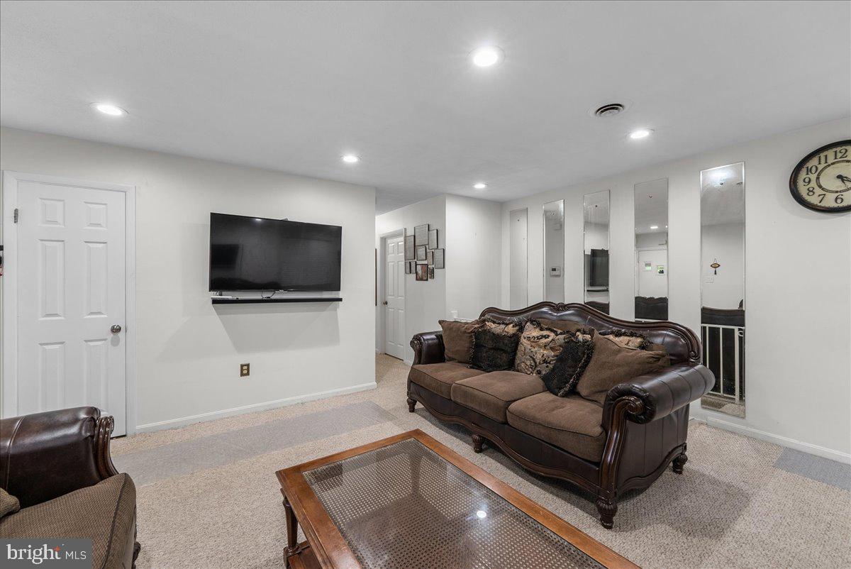 1814 Warren Dr