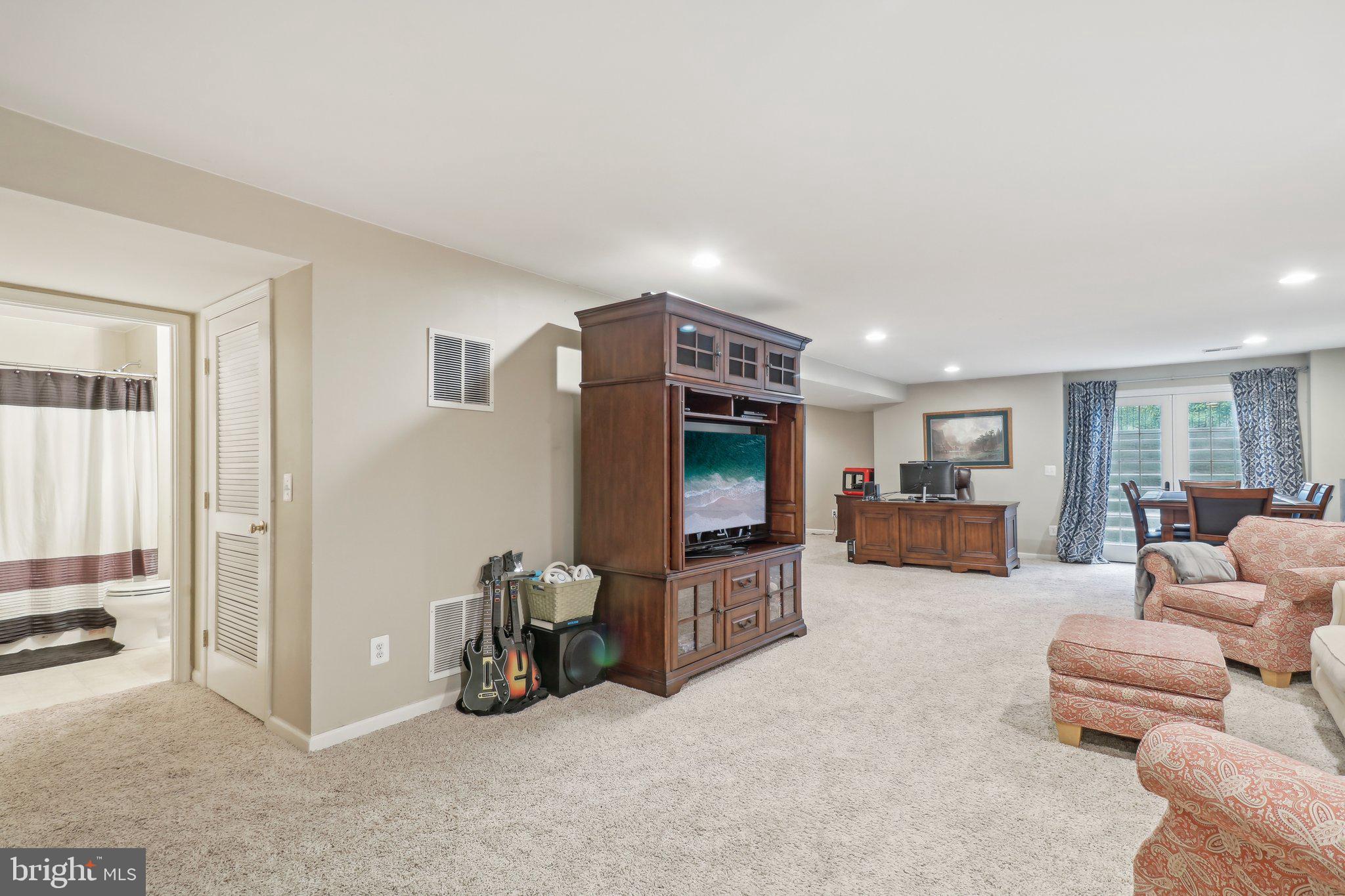 16086 Sheringham Way