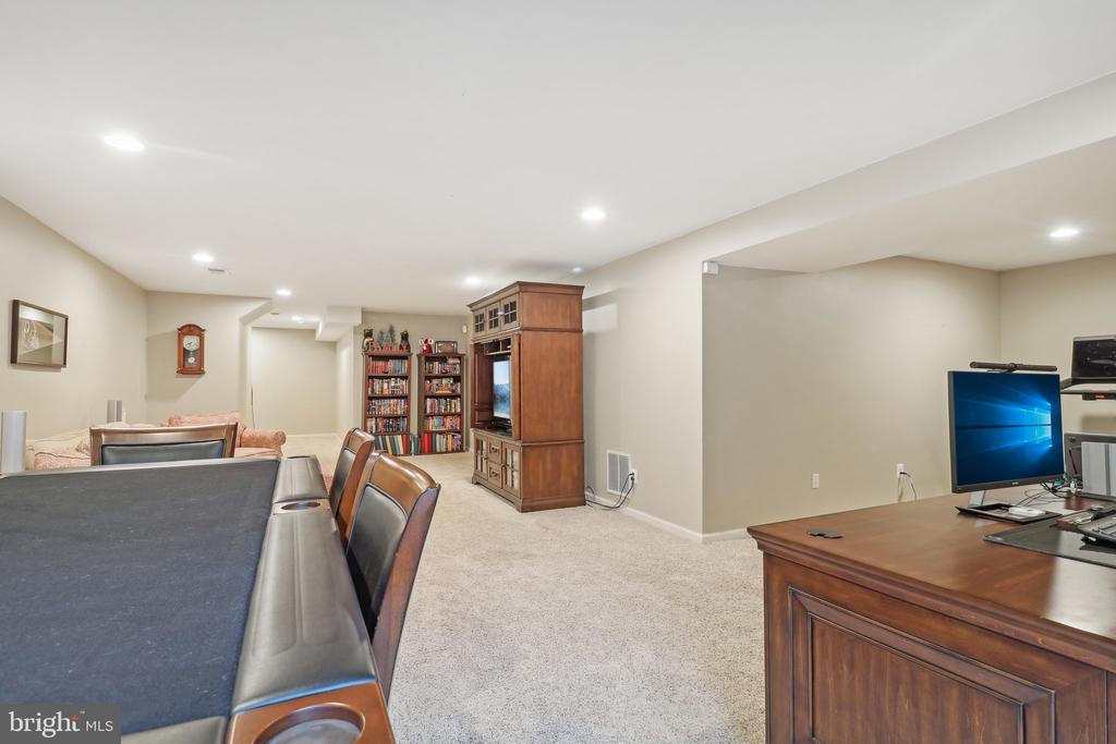 16086 Sheringham Way