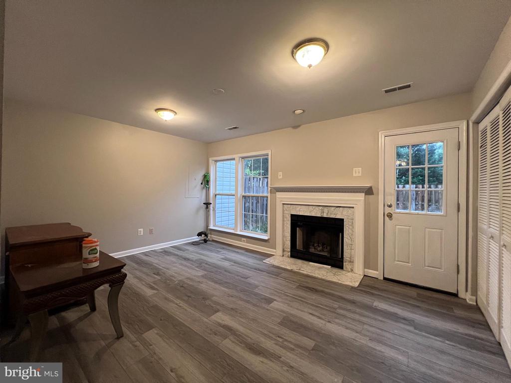 12035 COUNTRY MILL DR