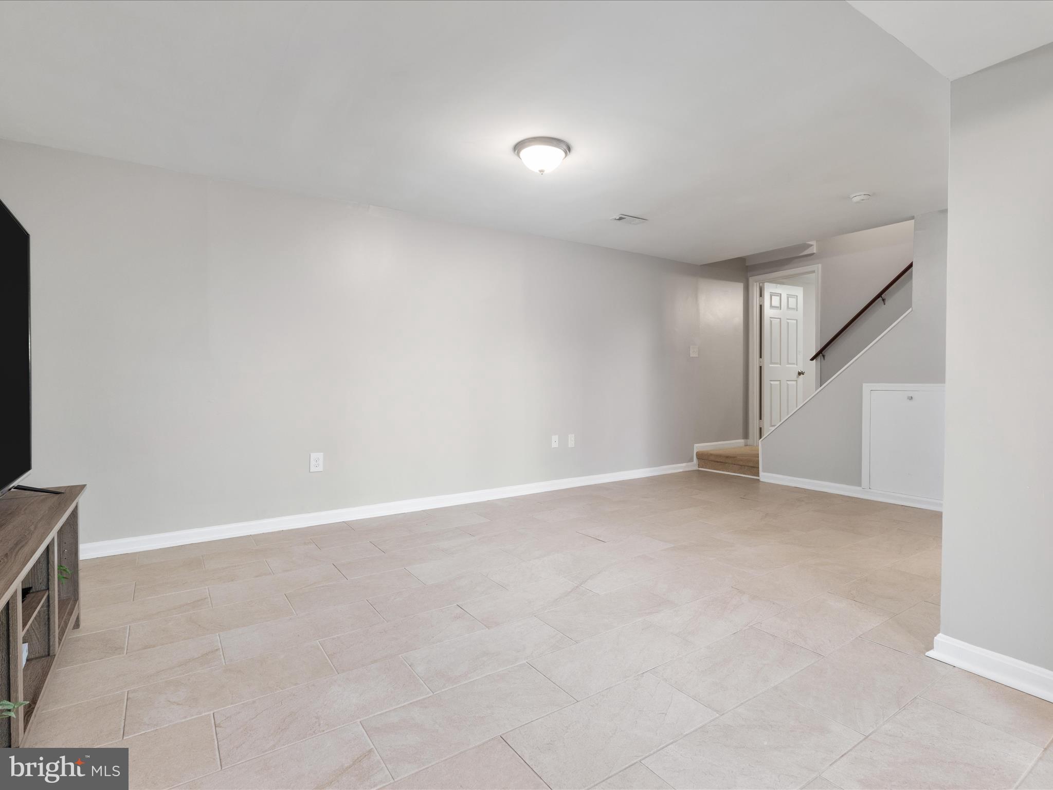 6176 Preston Ct