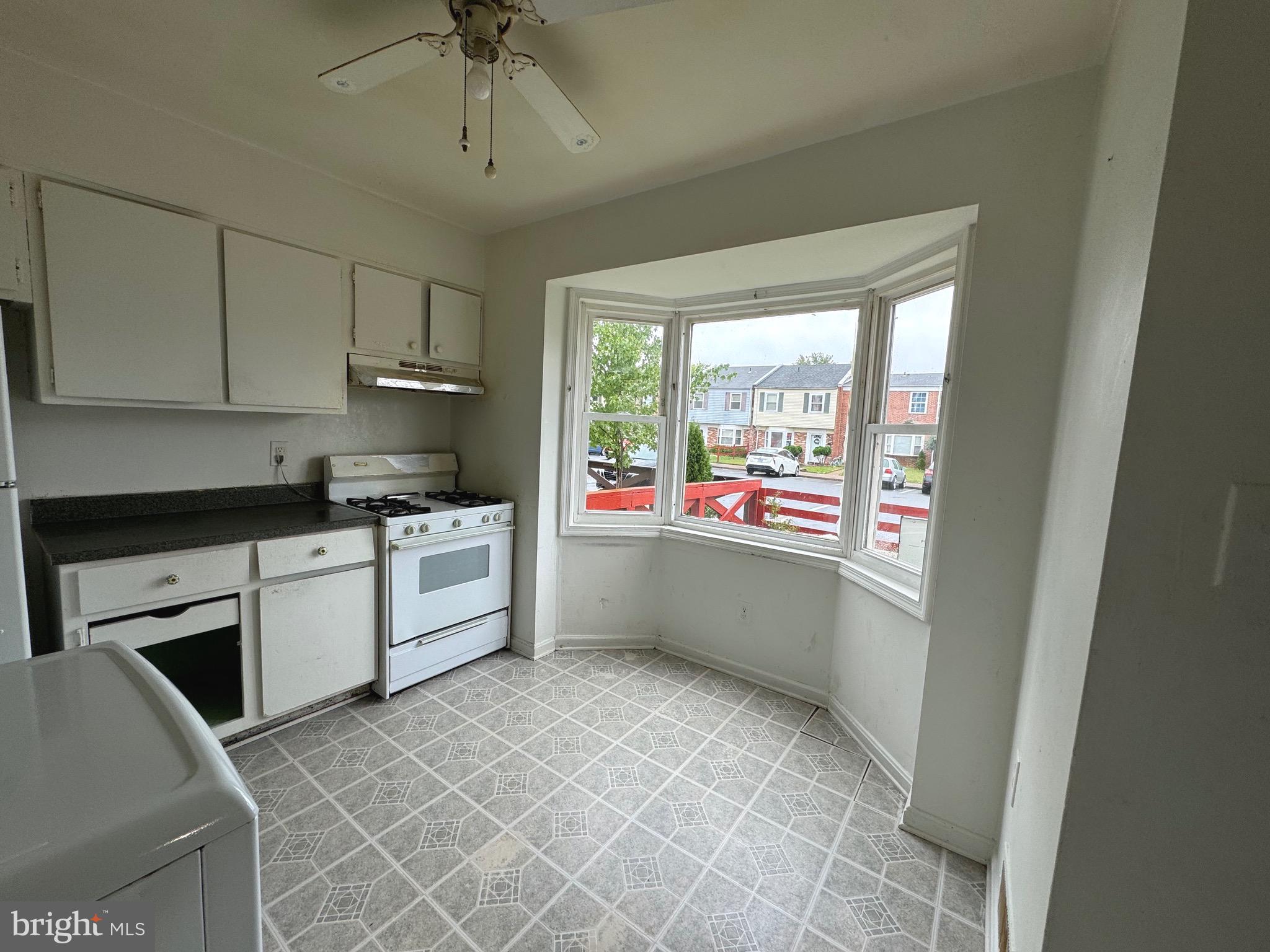 8115 Community Dr