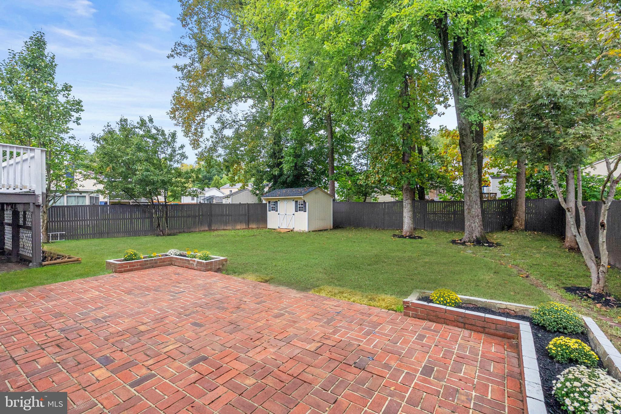 5594 Shadybrook Dr