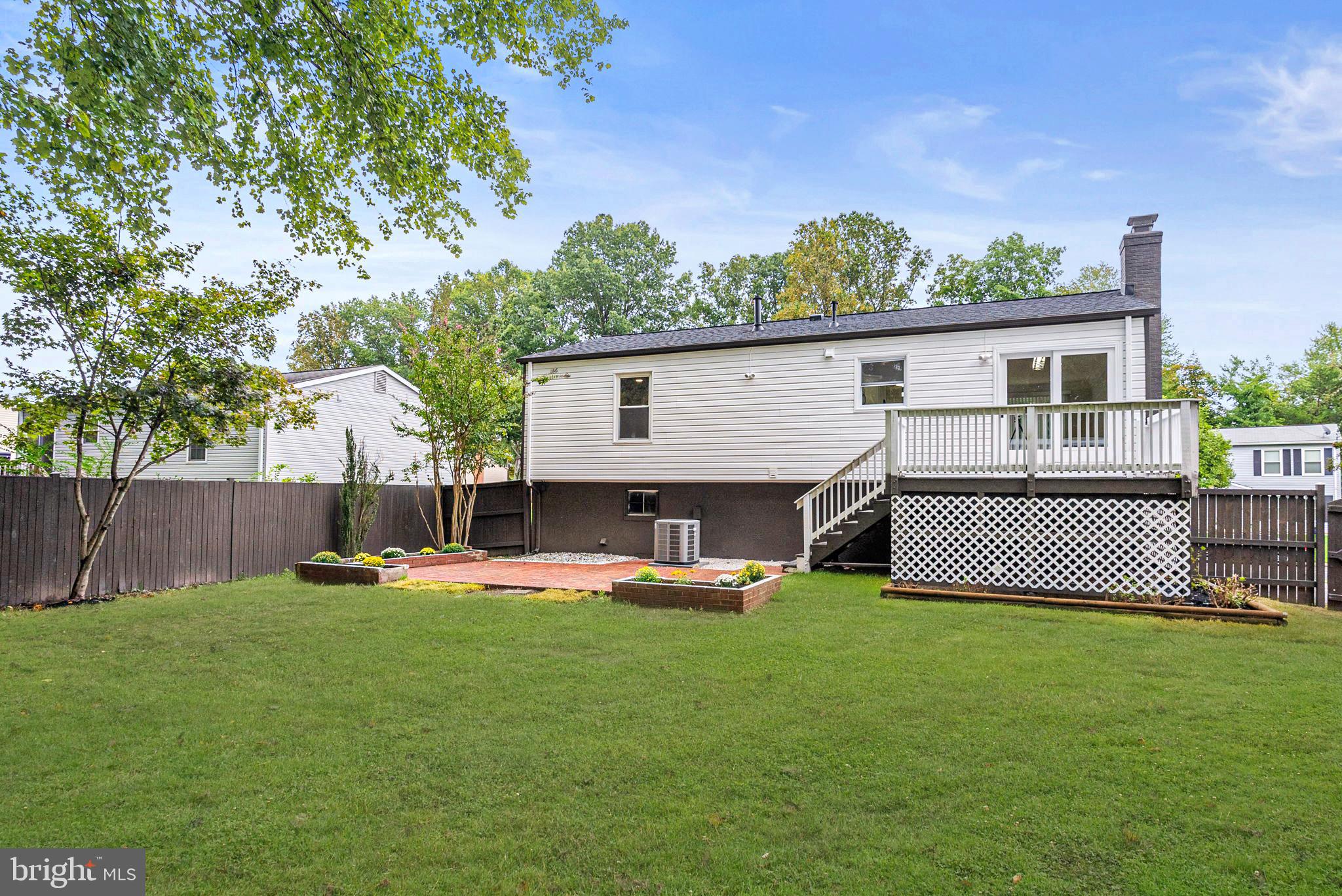 5594 Shadybrook Dr
