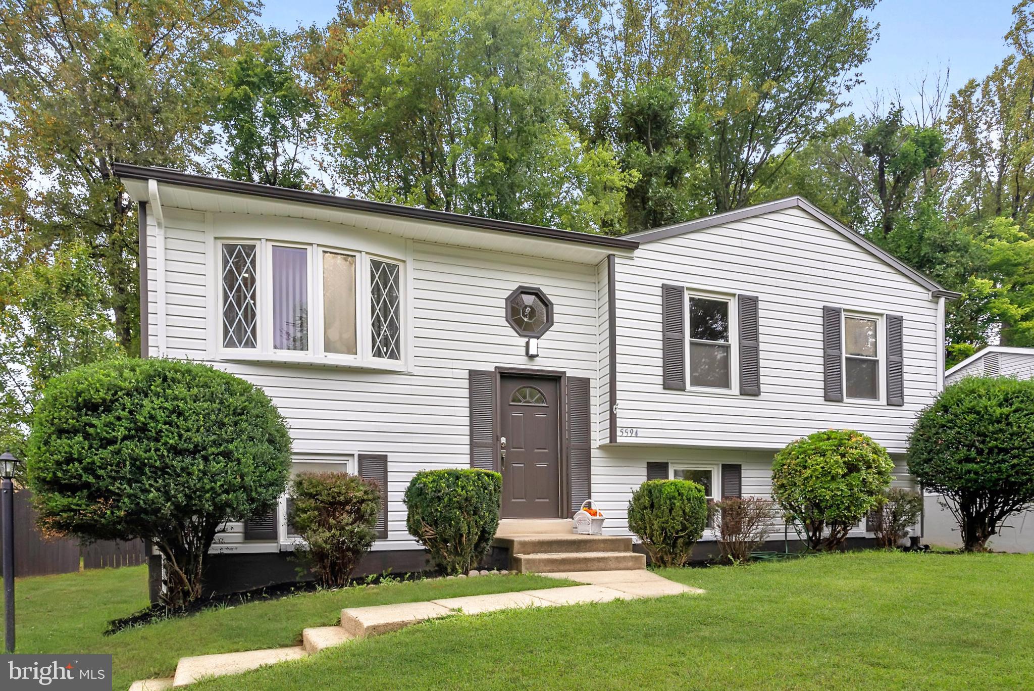 5594 Shadybrook Dr