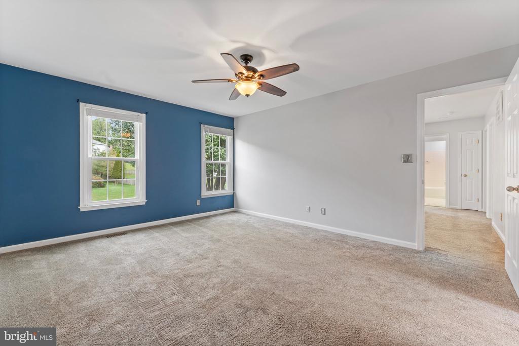 4979 Manor House Ct