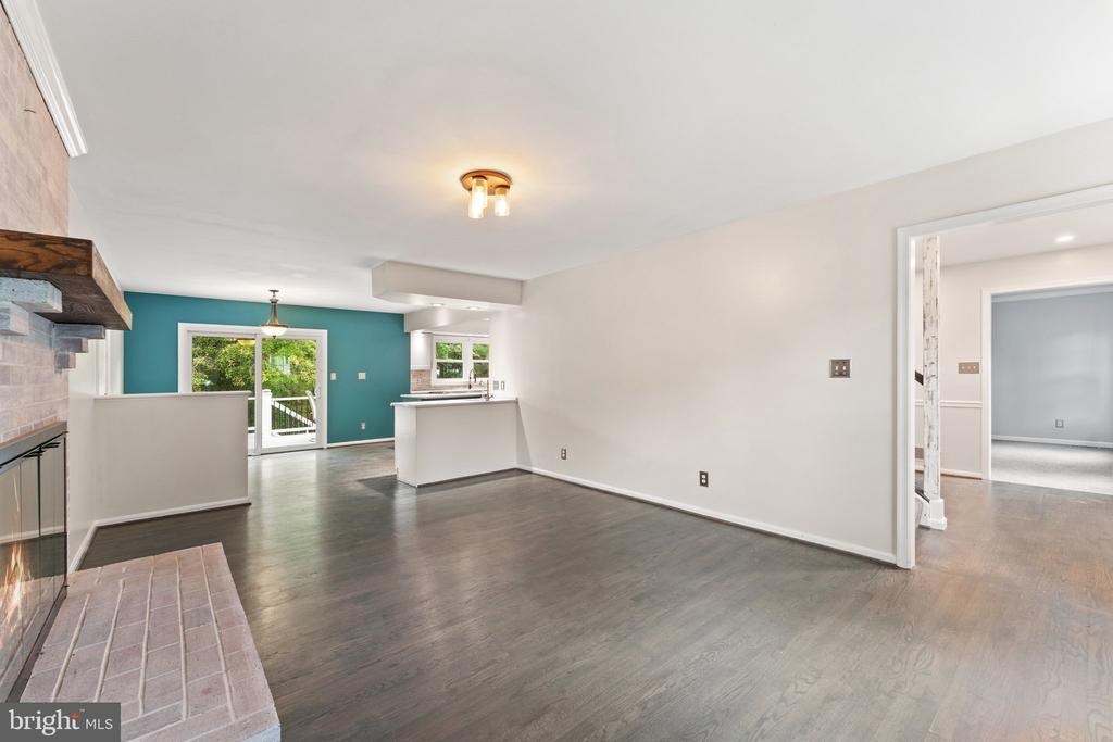 4979 Manor House Ct
