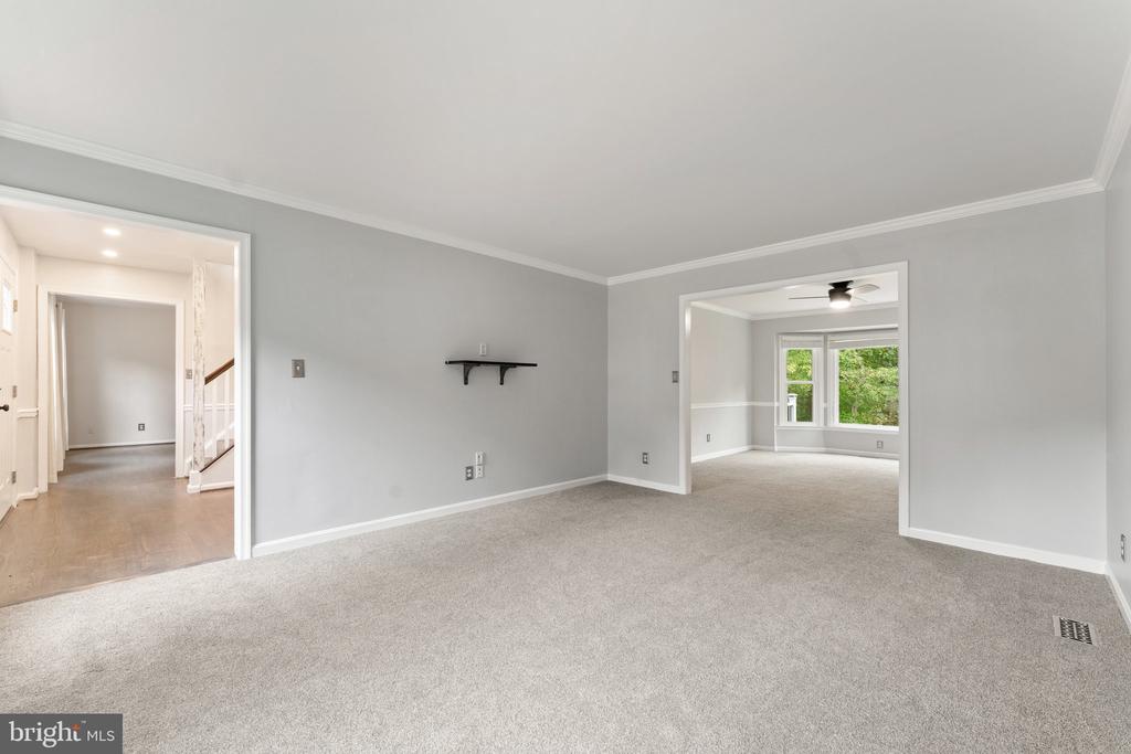 4979 Manor House Ct