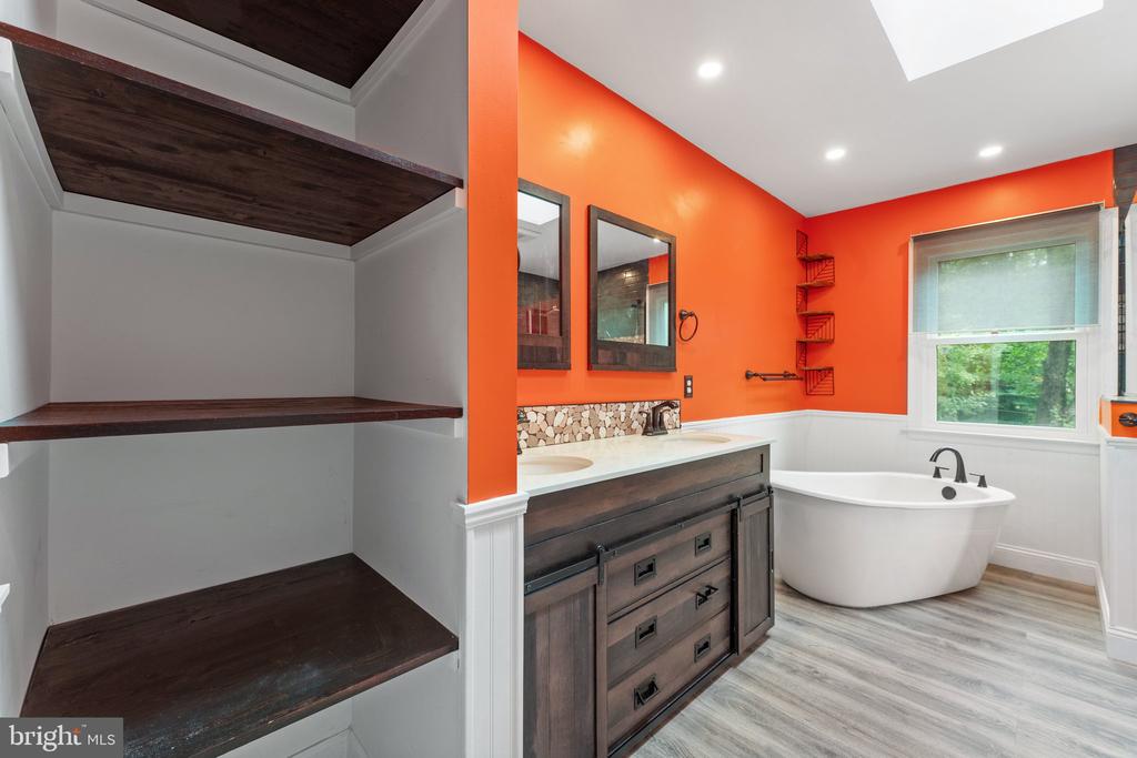 4979 Manor House Ct