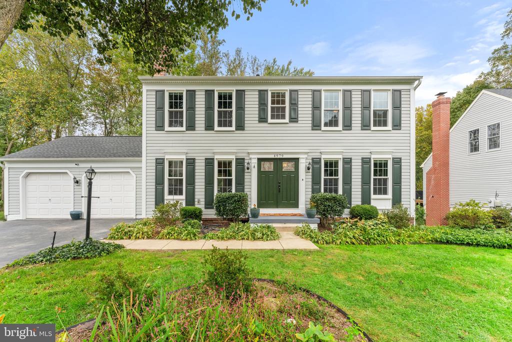 4979 Manor House Ct