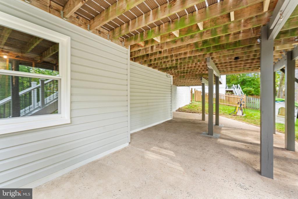 4979 Manor House Ct