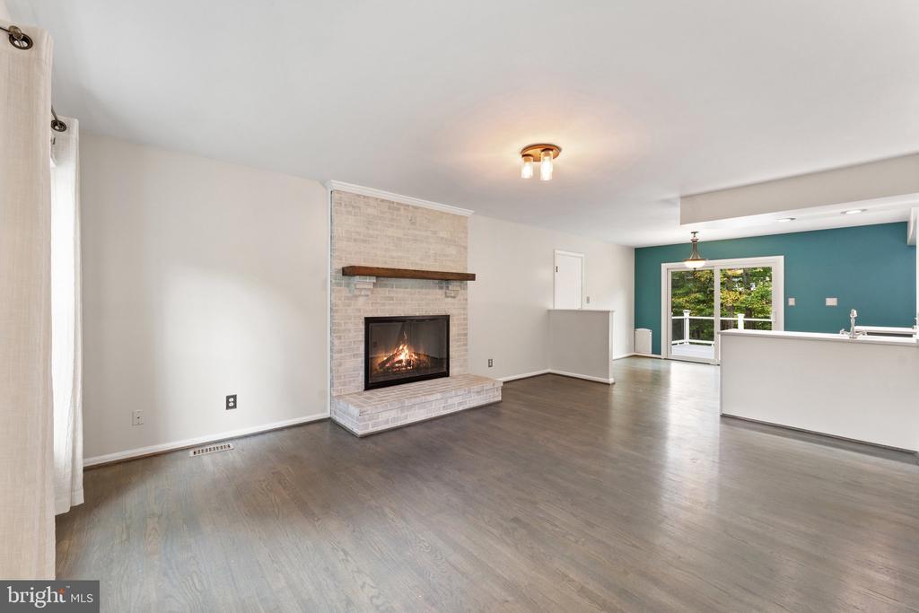 4979 Manor House Ct