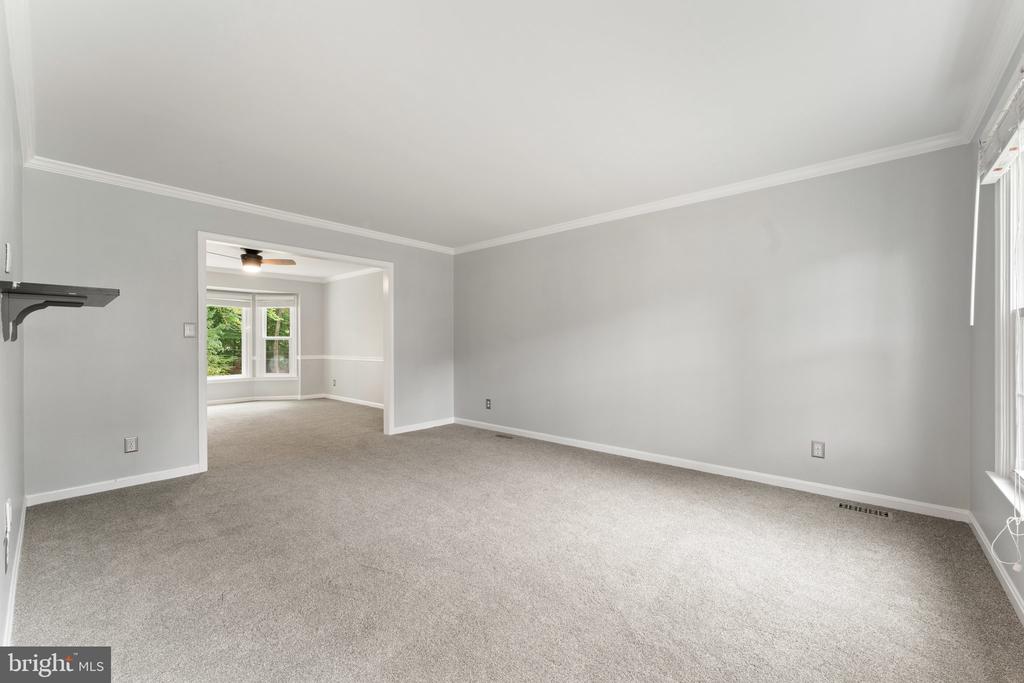 4979 Manor House Ct