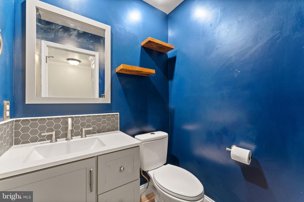 4979 Manor House Ct