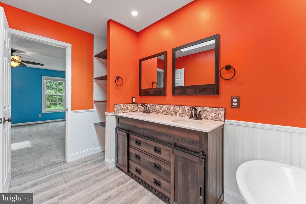 4979 Manor House Ct