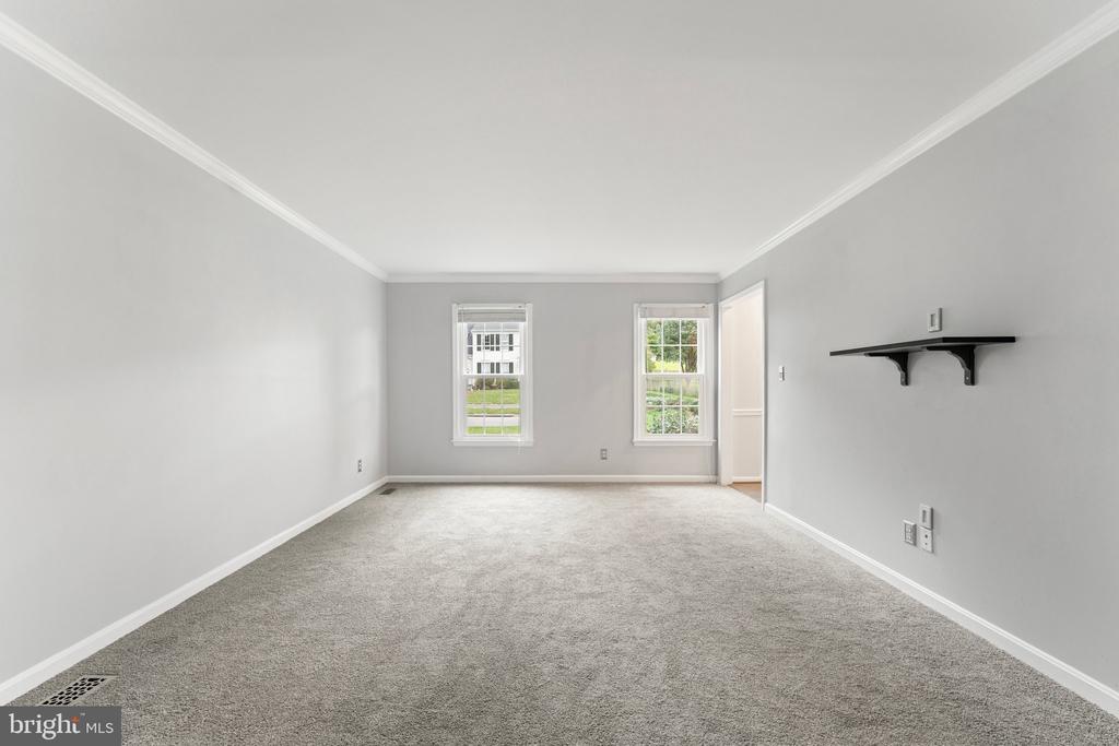4979 Manor House Ct