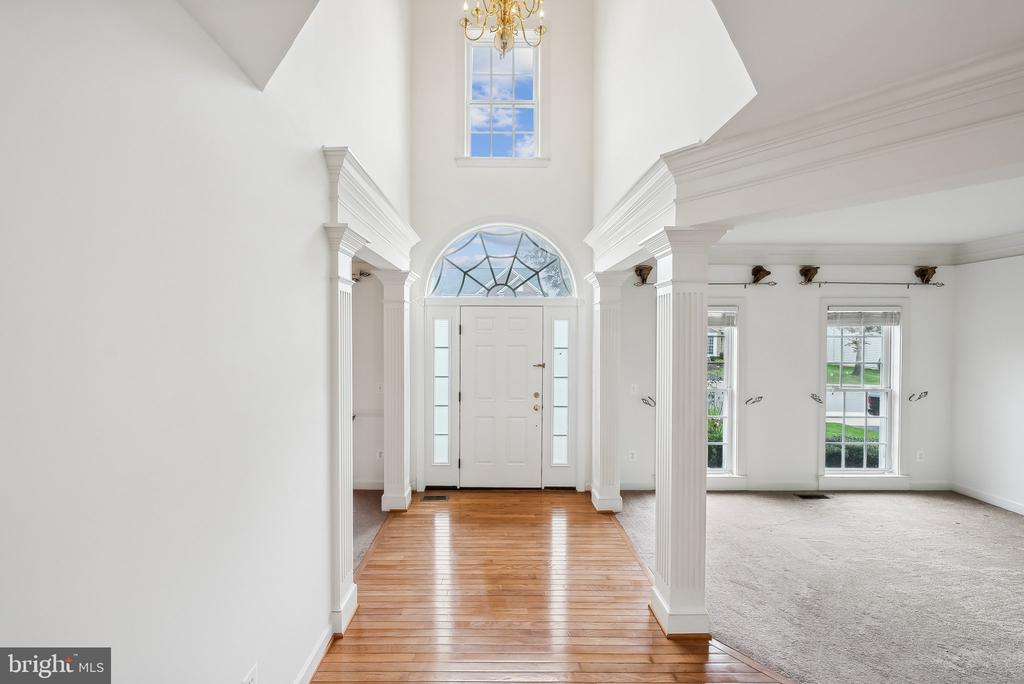 7221 Winnipeg Ct