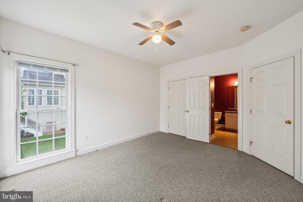 7221 Winnipeg Ct
