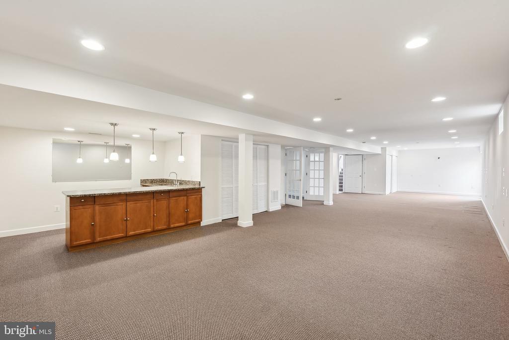 7221 Winnipeg Ct