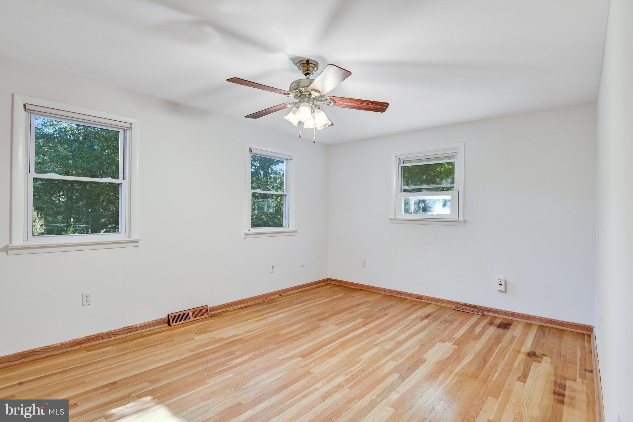 12997 Wooded Acres Ct