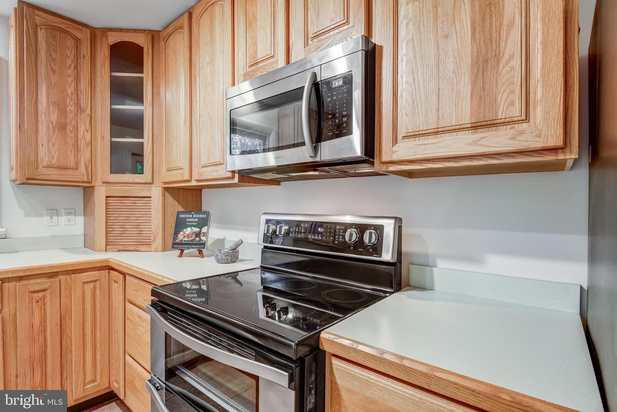 12997 Wooded Acres Ct