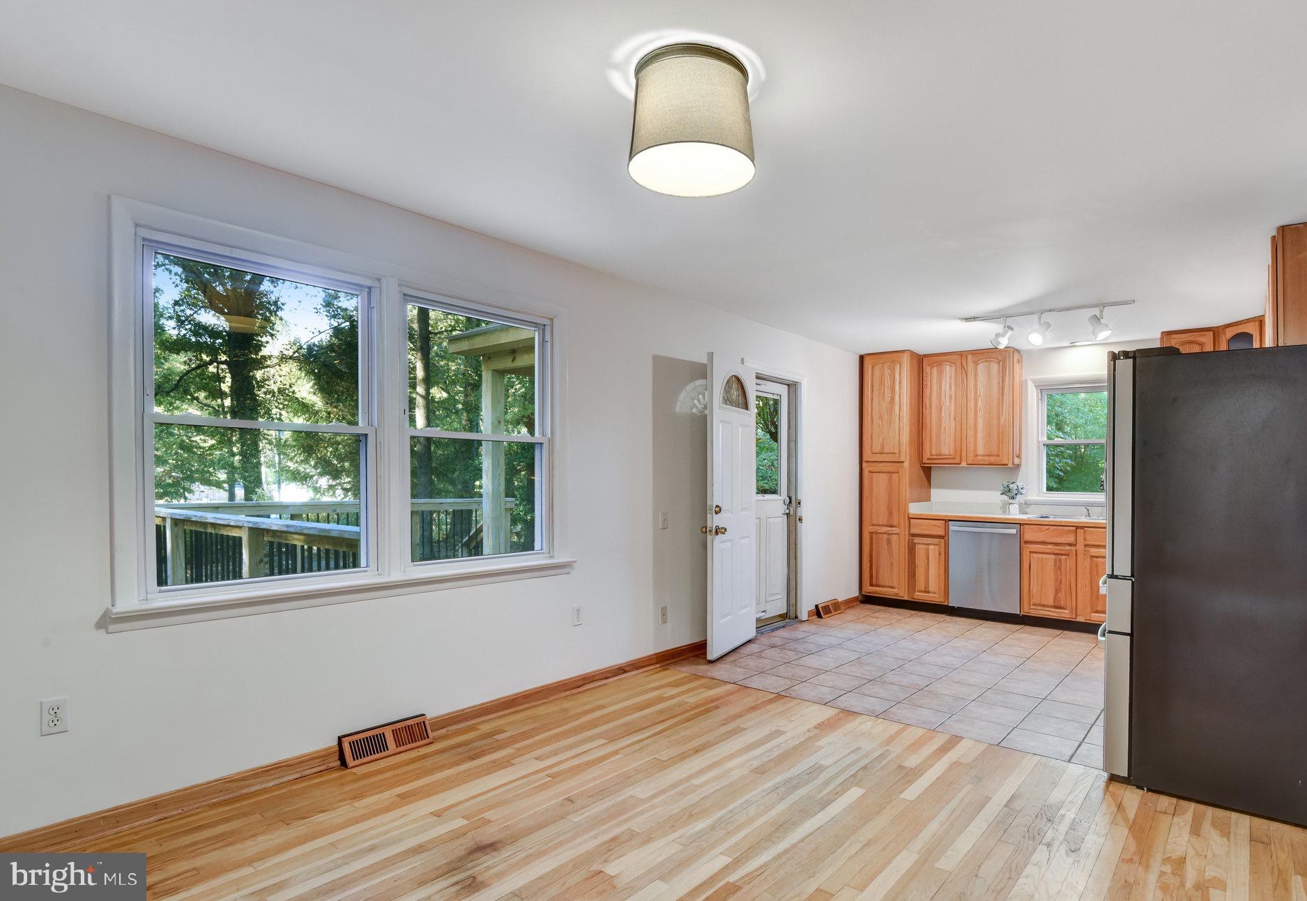 12997 Wooded Acres Ct