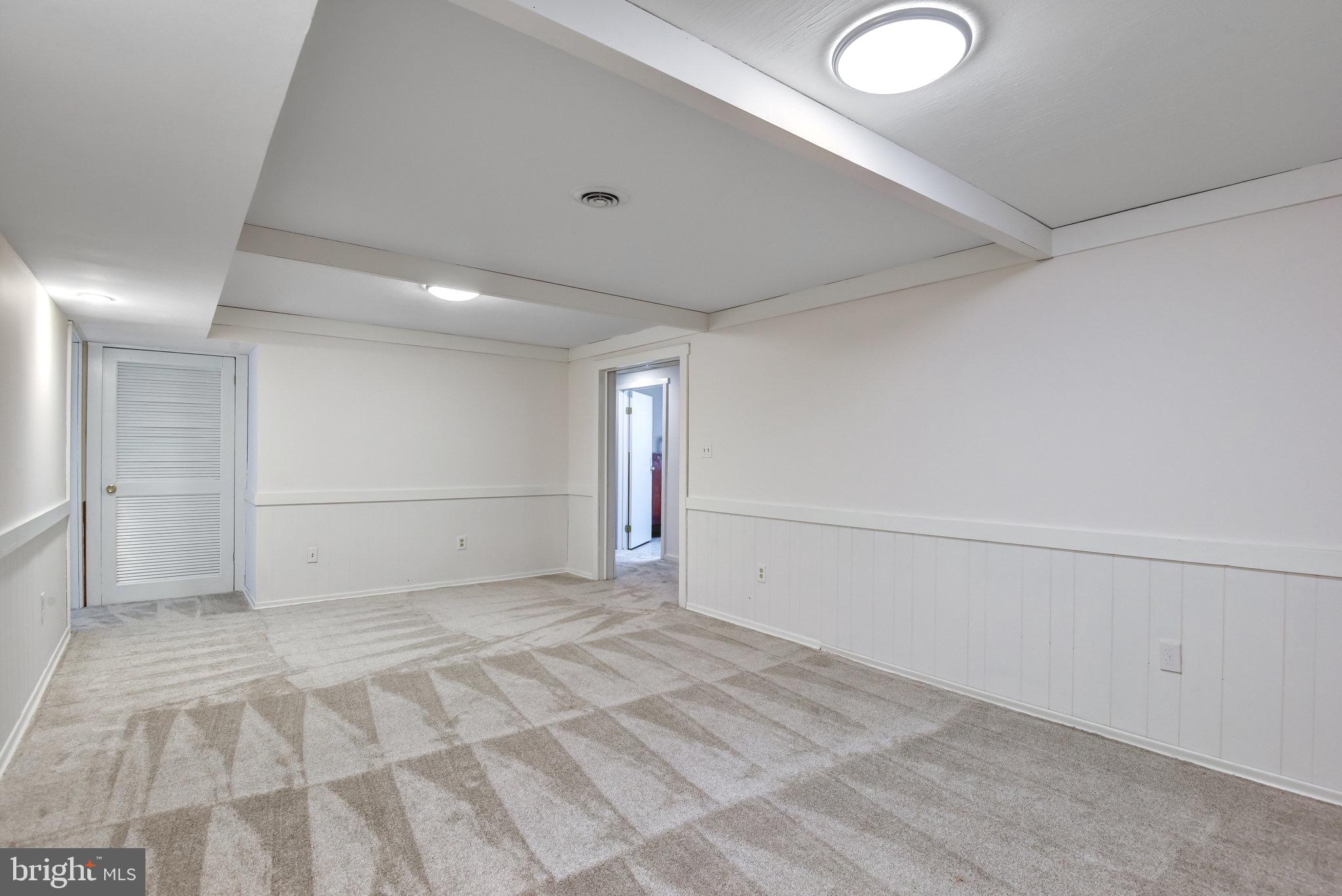 12997 Wooded Acres Ct