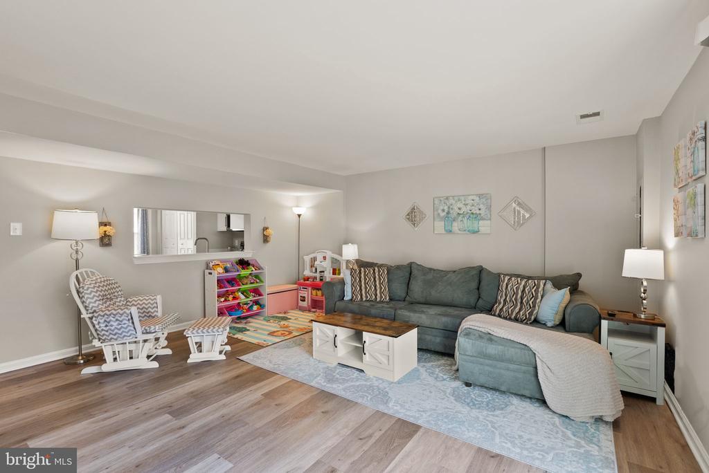3465 Brookville Ln