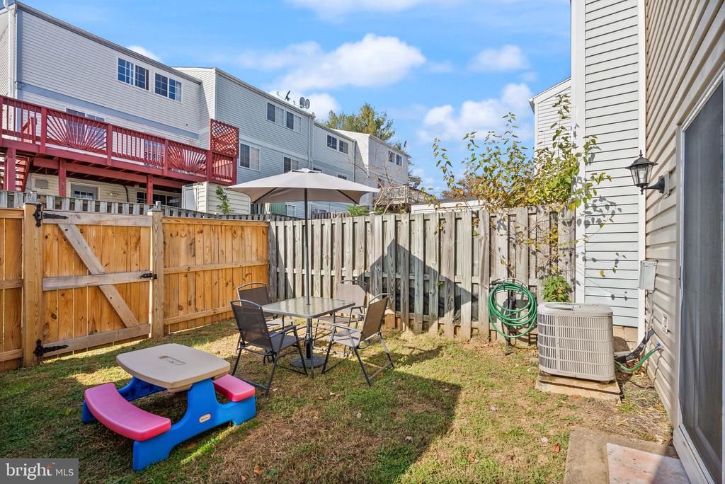 3465 Brookville Ln