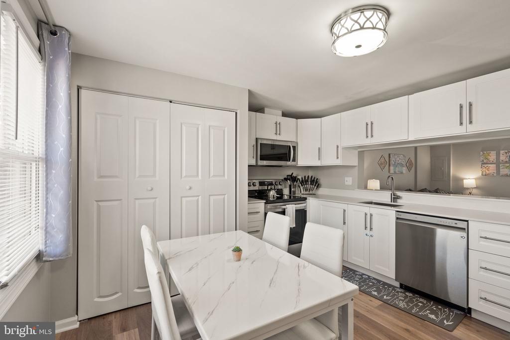3465 Brookville Ln