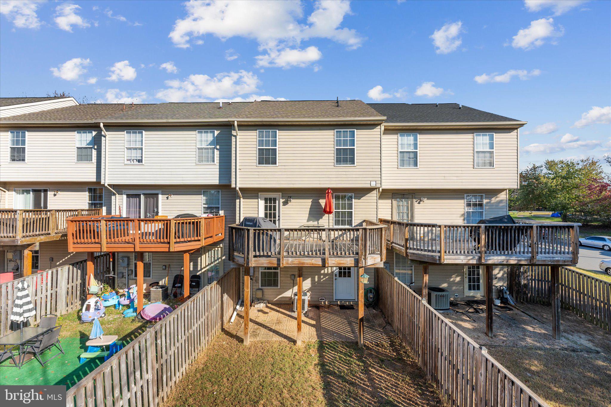 17028 Point Pleasant Ln
