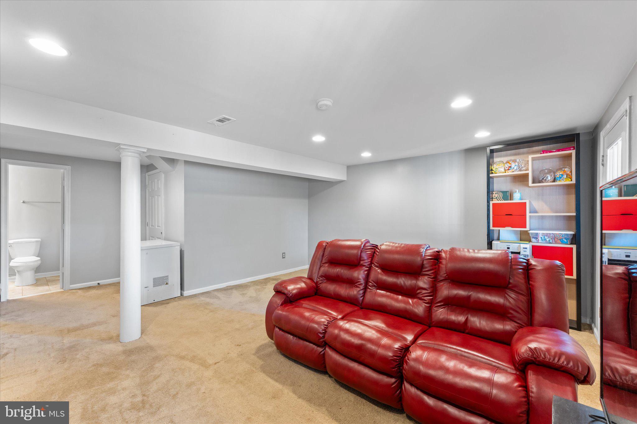 17028 Point Pleasant Ln