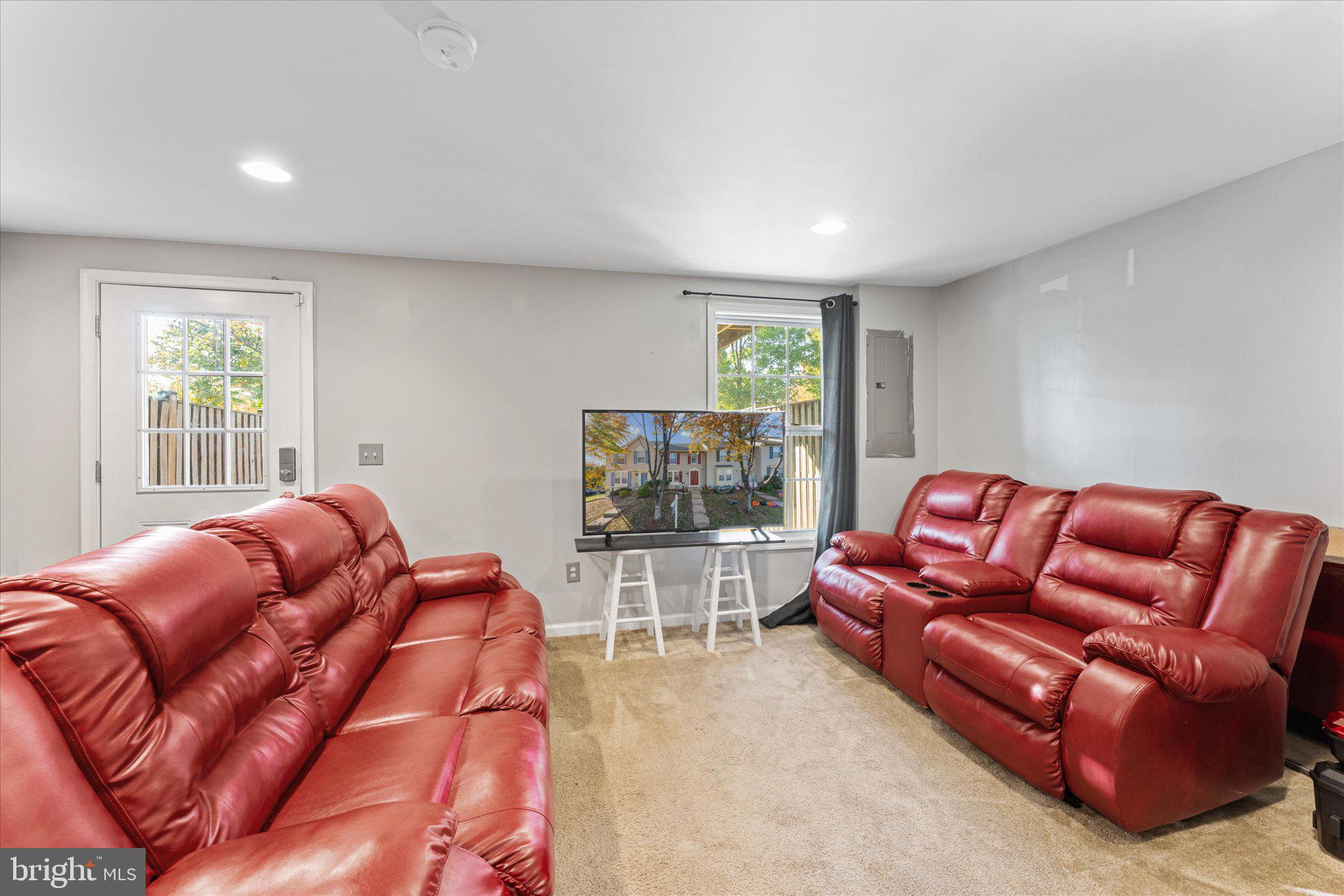 17028 Point Pleasant Ln