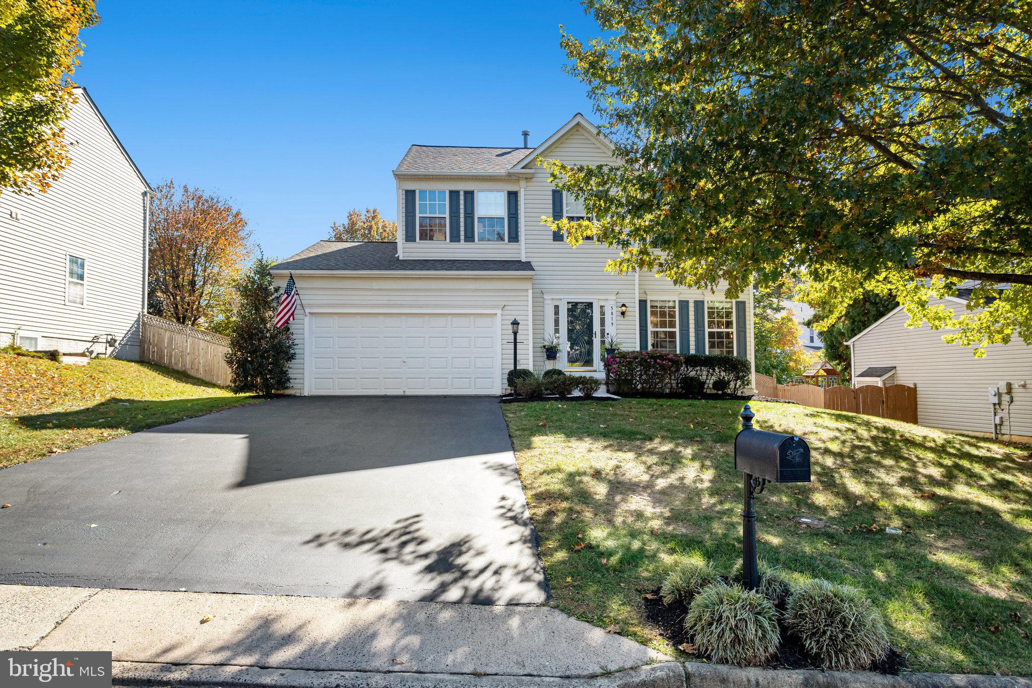 5819 Moonbeam Dr