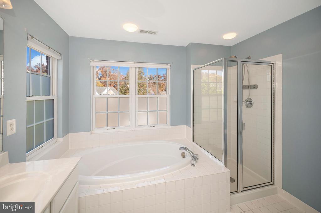 14140 Estate Manor Dr