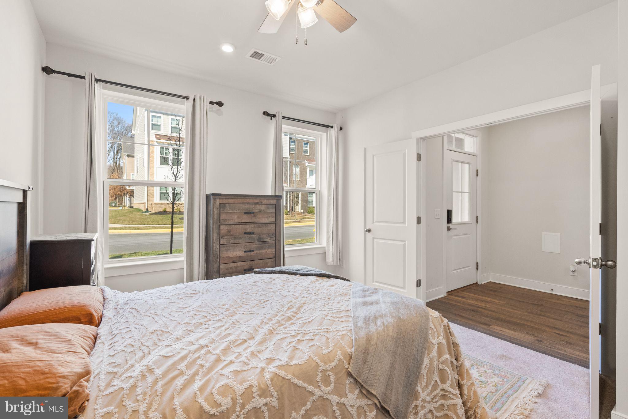 1594 Meadowlark Glen Rd