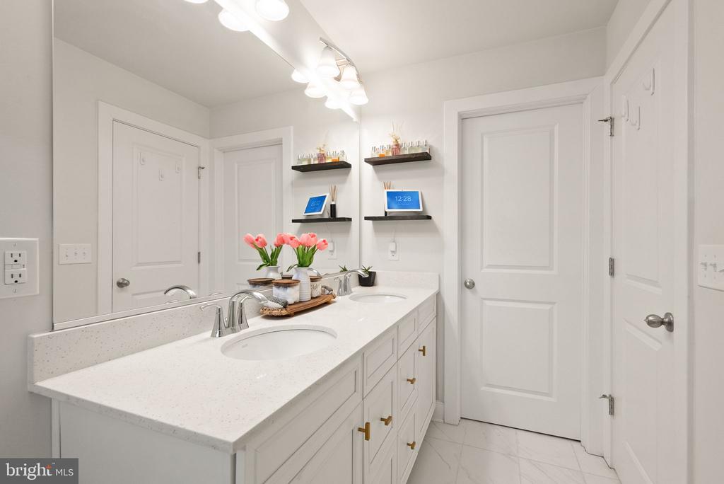1594 Meadowlark Glen Rd
