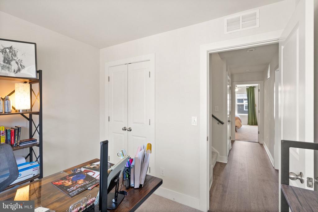 1594 Meadowlark Glen Rd