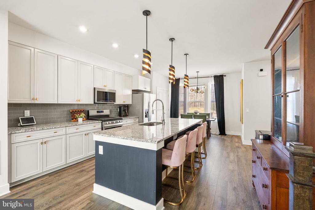1594 Meadowlark Glen Rd