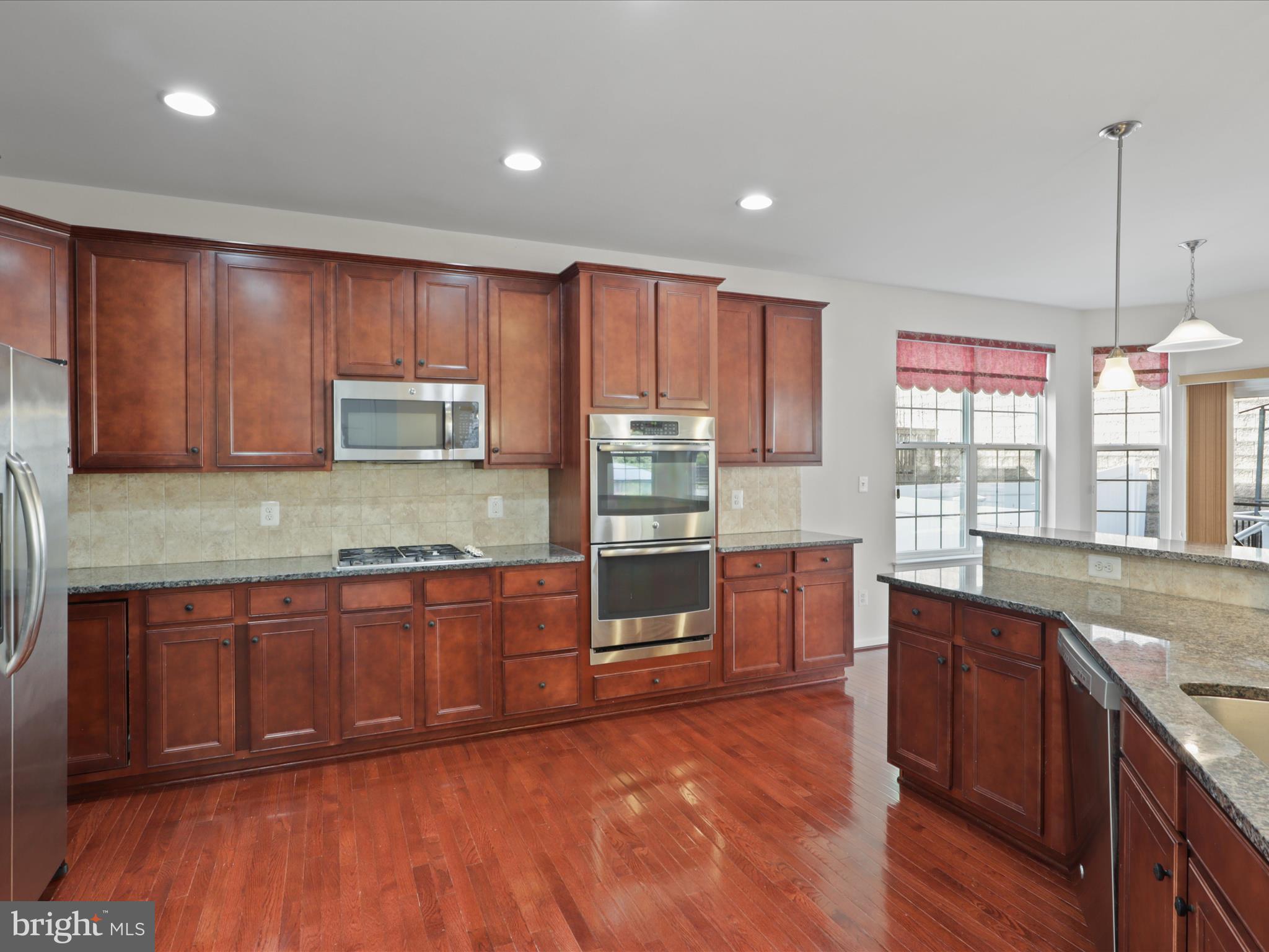 3523 EAGLE RIDGE DR