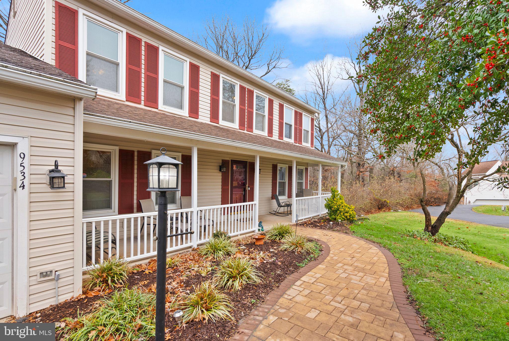 9534 Country Roads Ln
