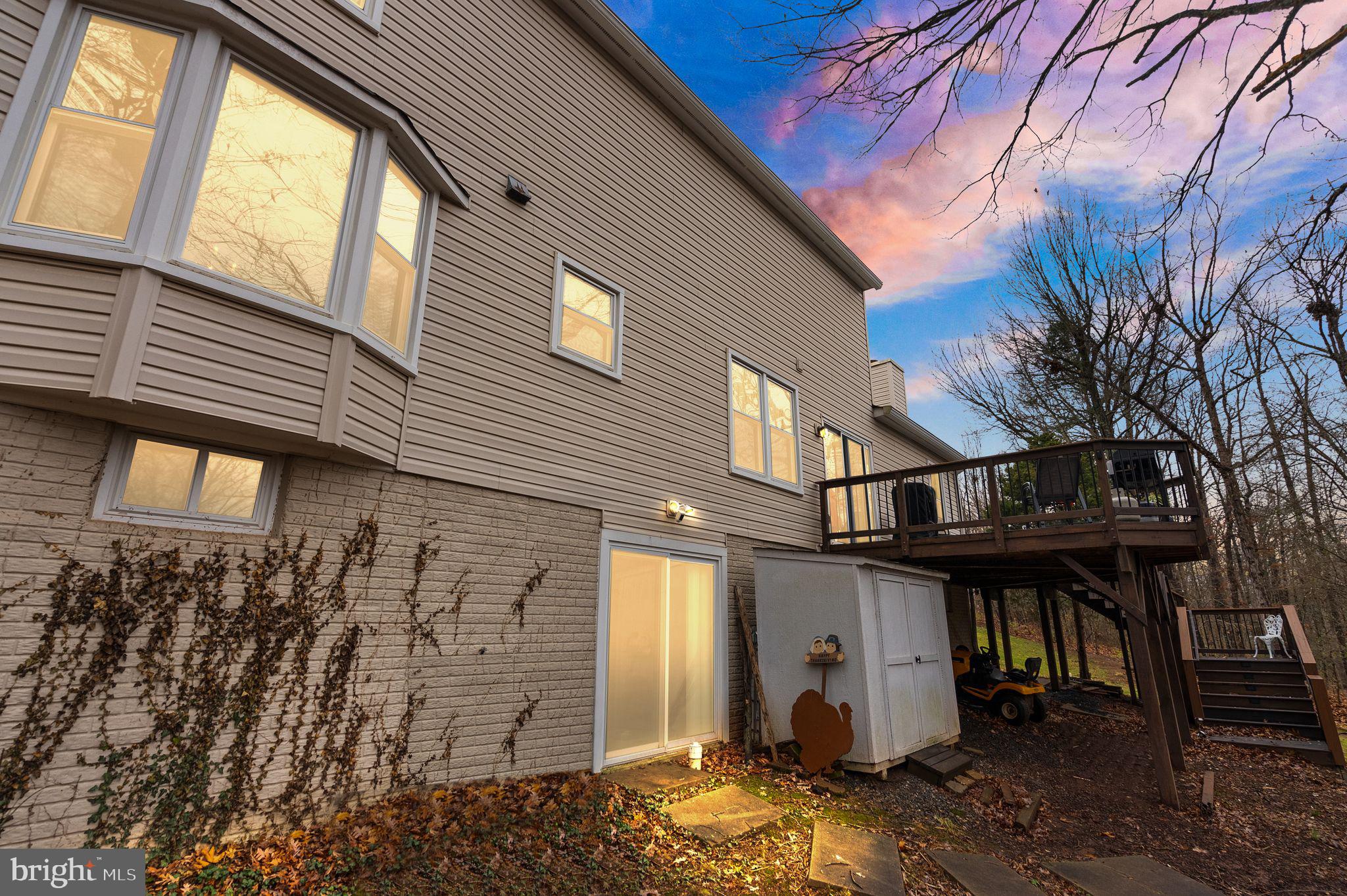 9534 Country Roads Ln