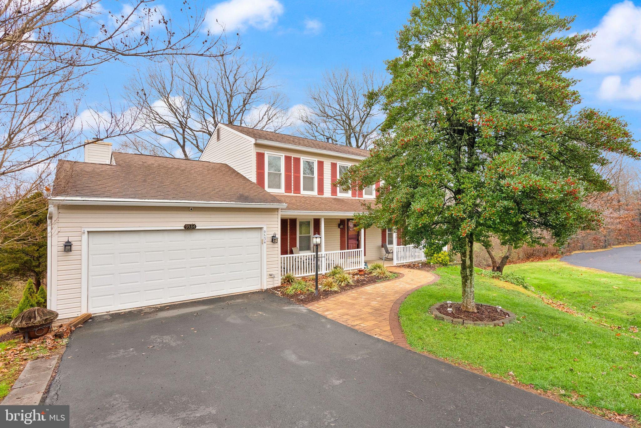 9534 Country Roads Ln
